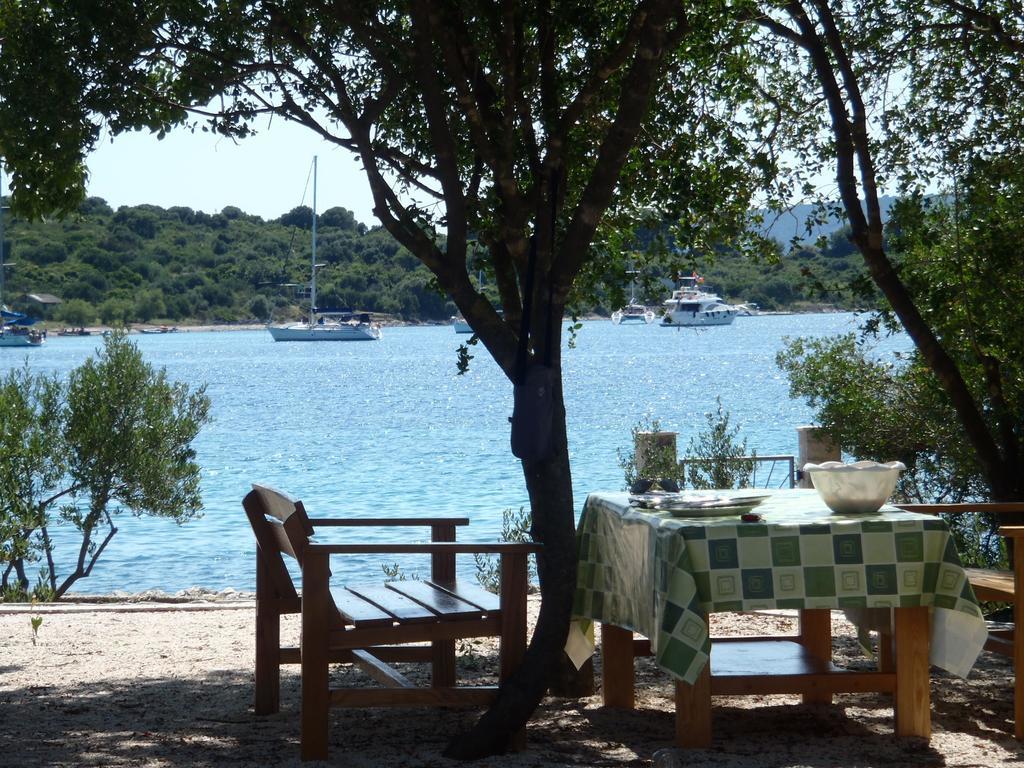 Holiday Batarelo Trogir Bagian luar foto