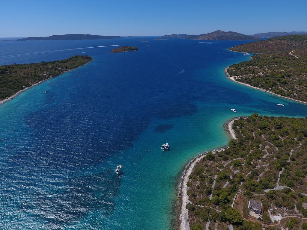 Holiday Batarelo Trogir Bagian luar foto