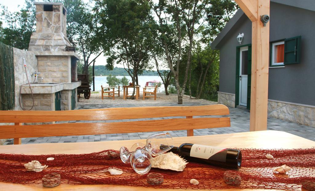Holiday Batarelo Trogir Bagian luar foto